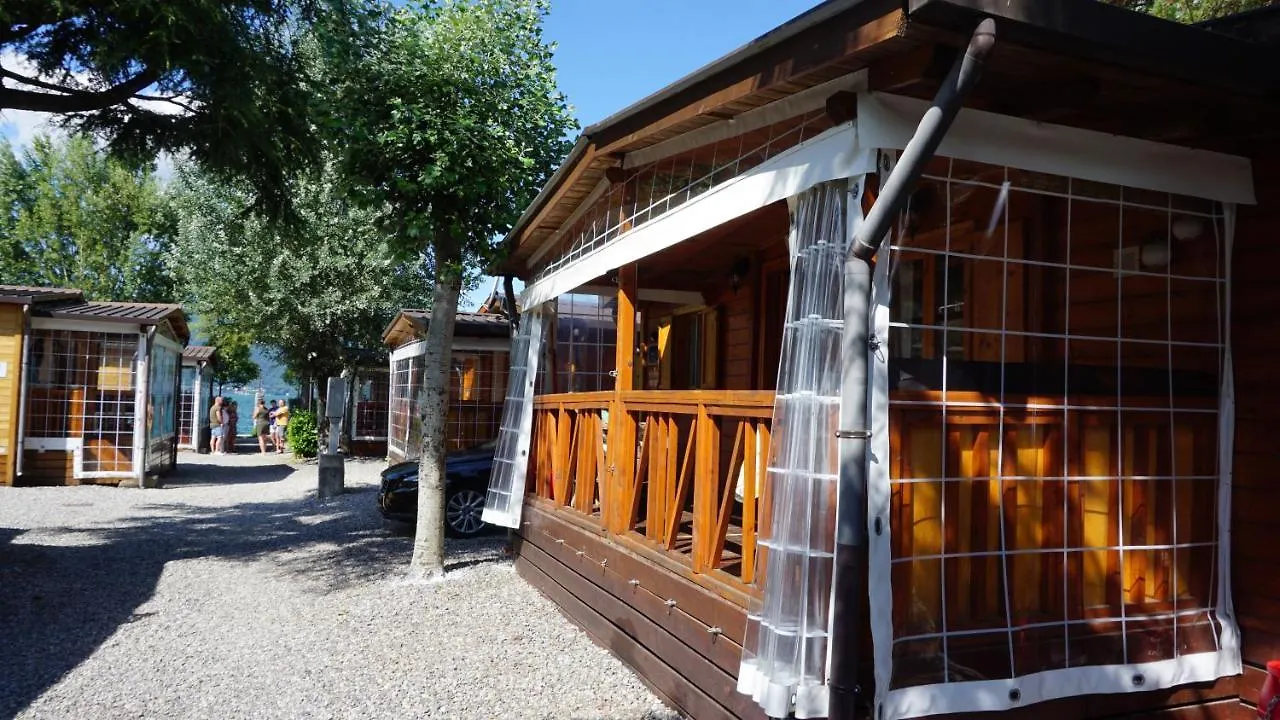 Hotel Vakantiehuis Casasdecasper - Camping Italie Porlezza 0*,  Italien